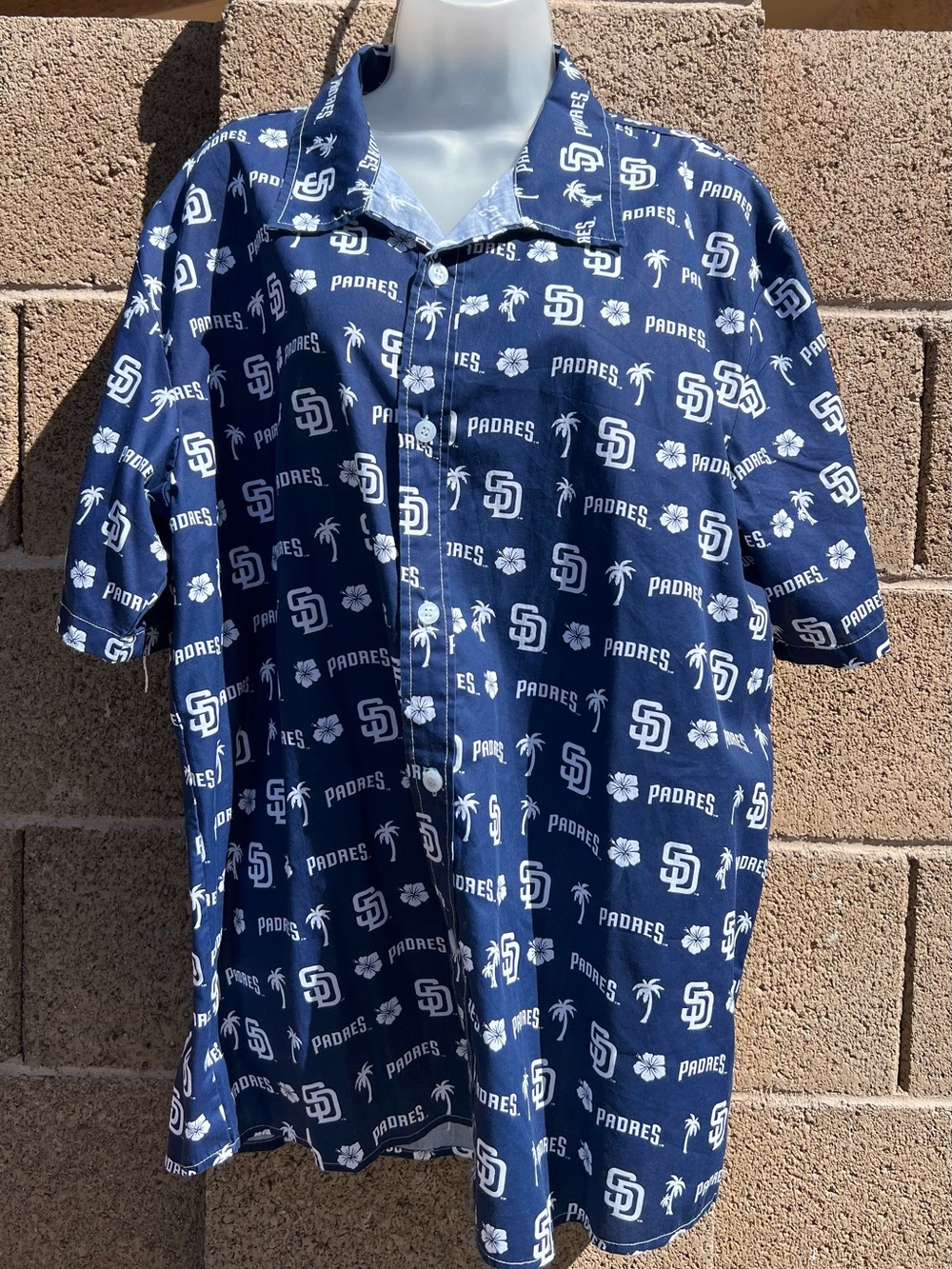 San Diego Padres Hawaiian Shirt Men’s XL Navy Tropical Button Up